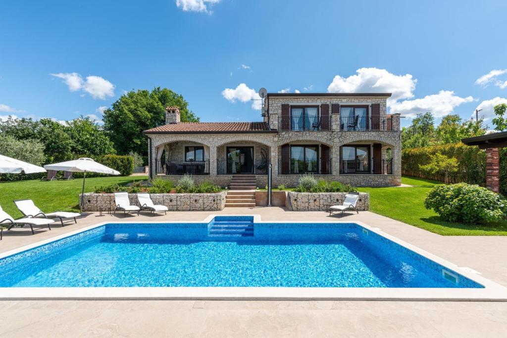 Villa Unifamiliare con giardino a Roma.